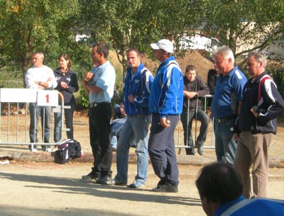 pontiviens contre s&eacute;rentais au championnat departemental triplette p&eacute;tanque