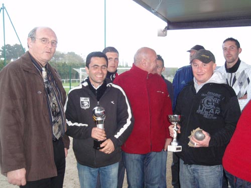 vainqueurs du grand prix de petanque queven
